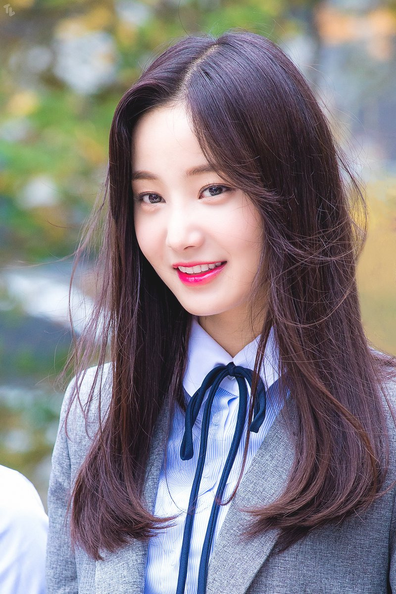 8) Yeonwoo – Gerçek Adı: Lee Da Bin